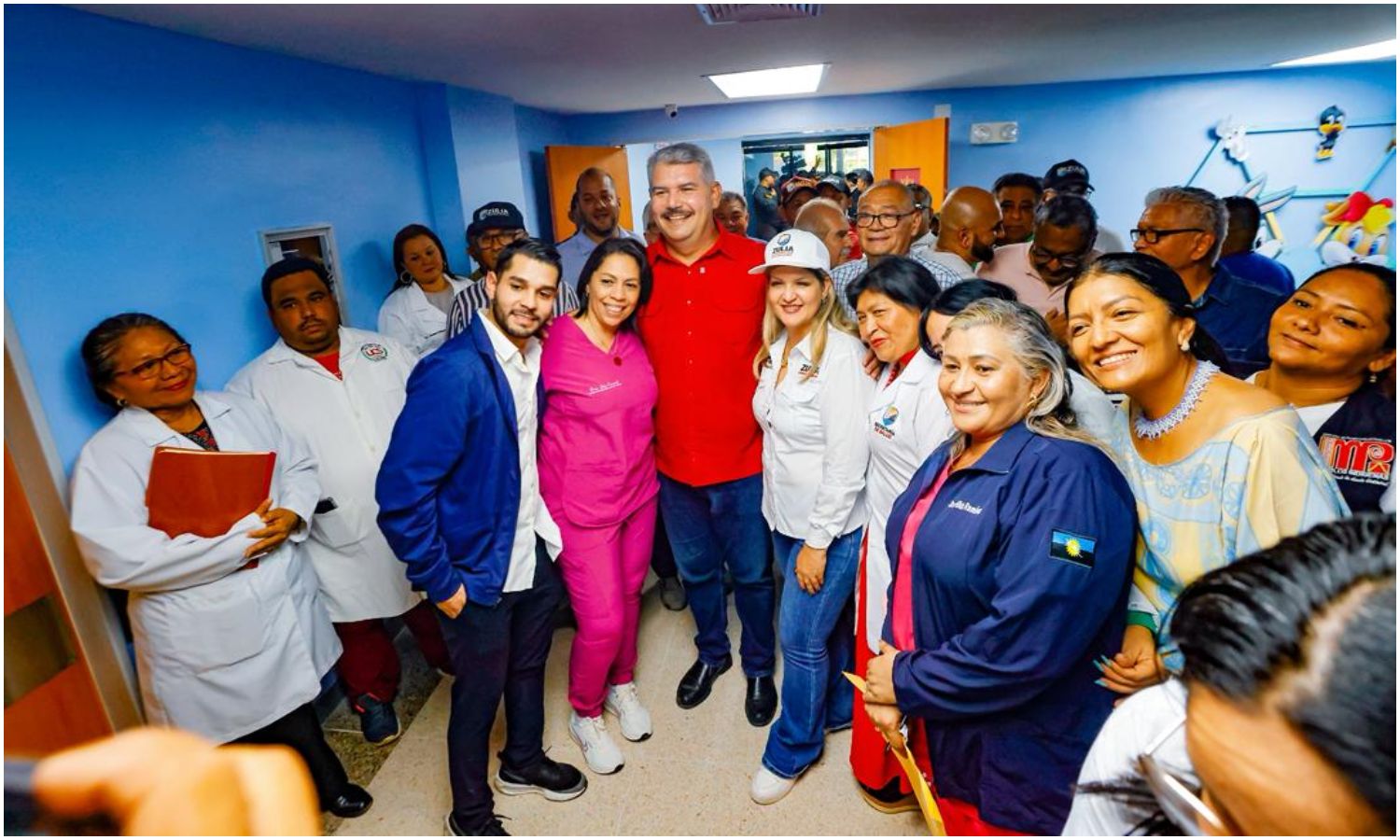 Luis Caldera inaugura dos pabellones y reactiva cinco cupos de UCI en el Hospital General del Sur