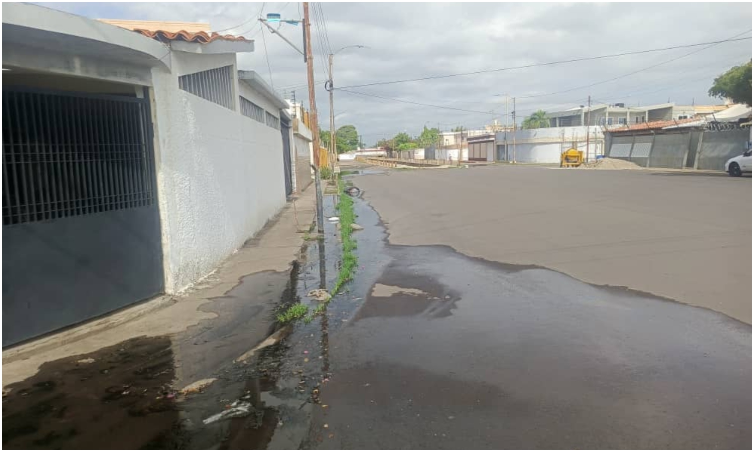 Vecinos de San Jacinto denuncian colapso de aguas negras en varias zonas del sector