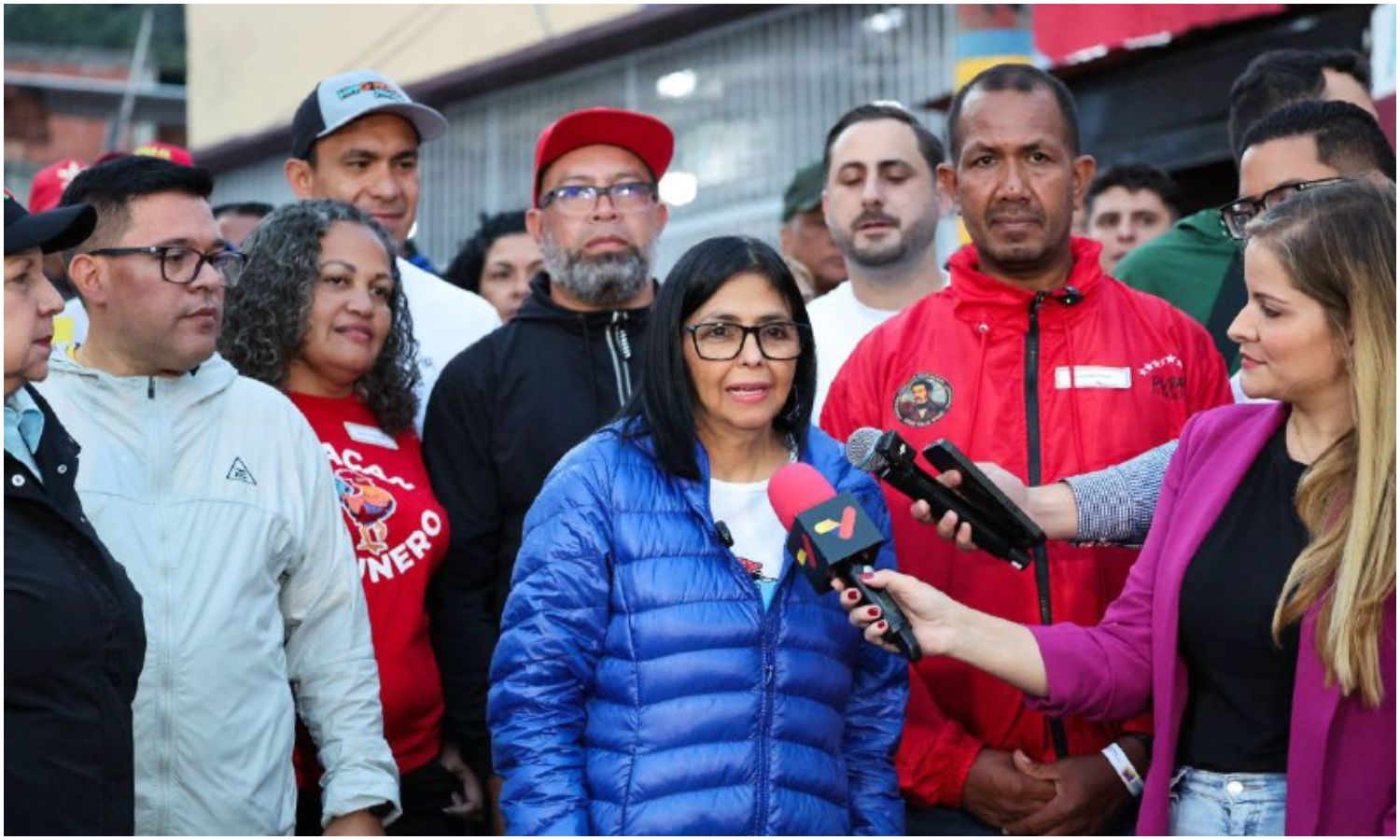 Delcy Rodríguez fija el ingreso mínimo integral en 240 dólares y eleva pensiones a 70 dólares