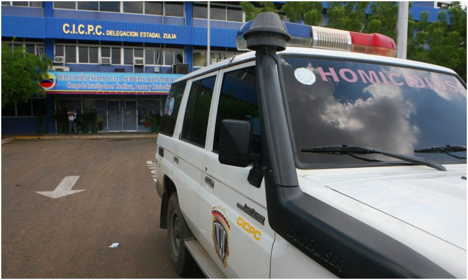 Joven de 21 años muere electrocutada tras conectar el cargador de su teléfono en El Manzanillo