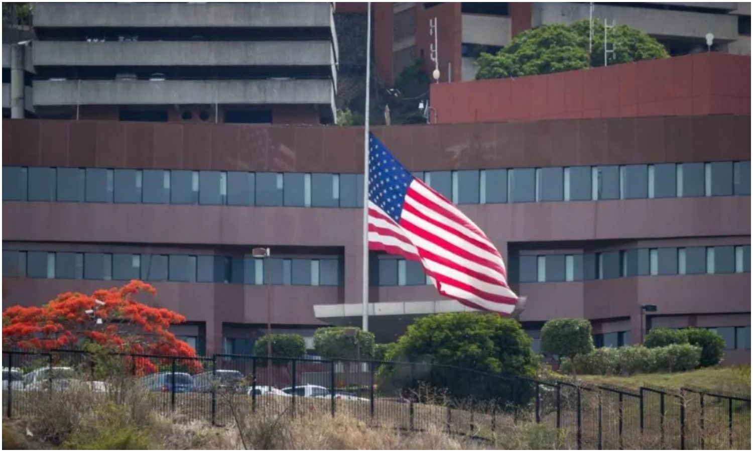 Embajada de Estados Unidos en Caracas reanuda operaciones tras siete años de suspensión