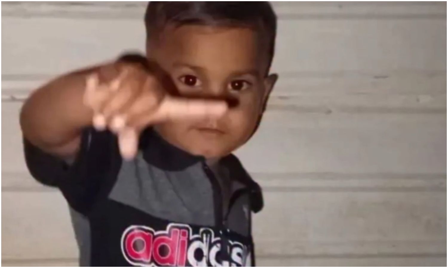 Tragedia en Maracaibo: niño de 3 años muere ahogado al caer en un tanque subterráneo