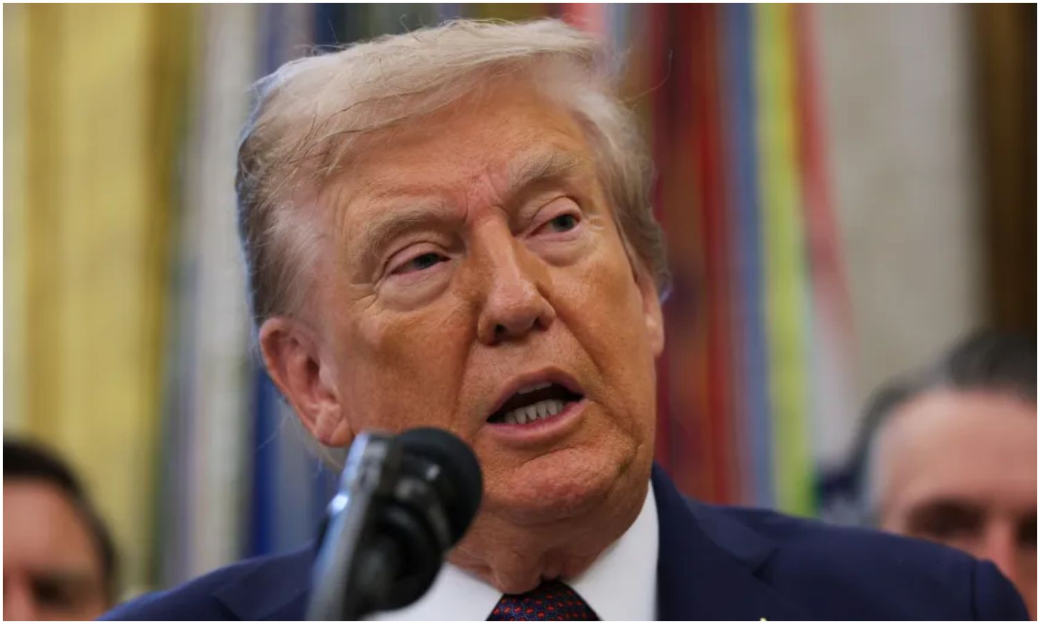 Donald Trump anuncia aranceles del 50 % a países que suministren armas a Irán