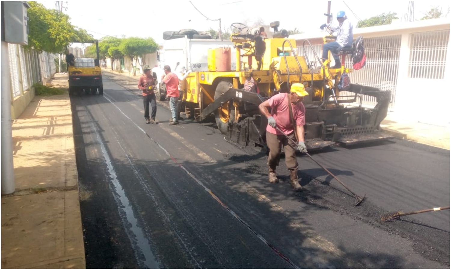Alcaldía de Maracaibo avanza en la sustitución de colectores y asfaltado para la avenida 4 de San Jacinto