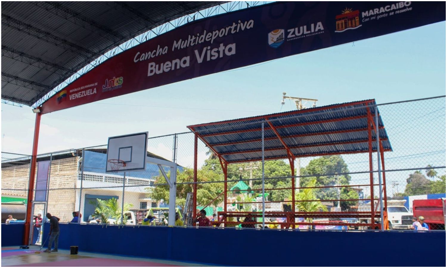 Alcalde Di Martino entregó cancha rehabilitada en Buena Vista y anunció más obras para Maracaibo