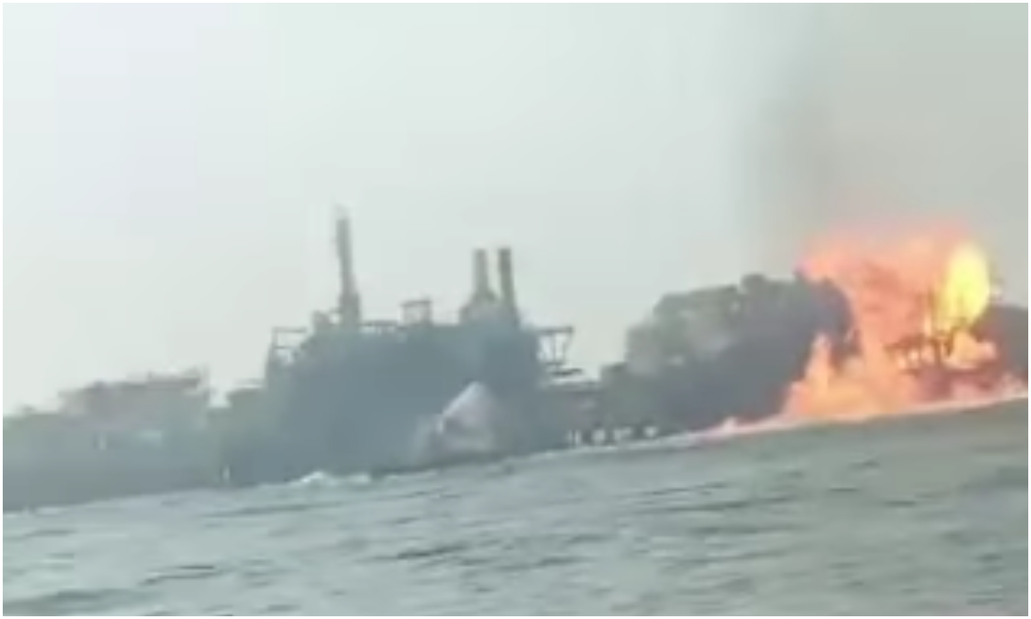 Reportan incendio en planta de gas de Pdvsa en el Lago de Maracaibo