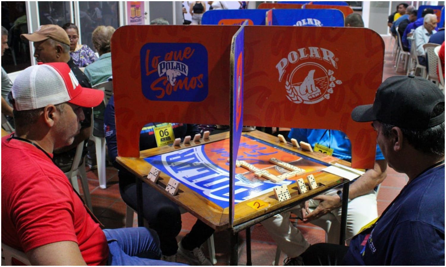 Alcaldía de Maracaibo impulsó el turismo recreativo con torneo de dominó en el Tranvía