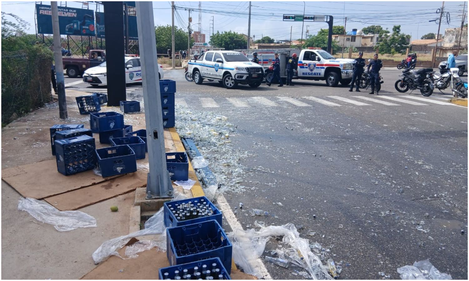 Alcaldía de Maracaibo desplegó operativo de seguridad tras vuelco de camión en Grano de Oro