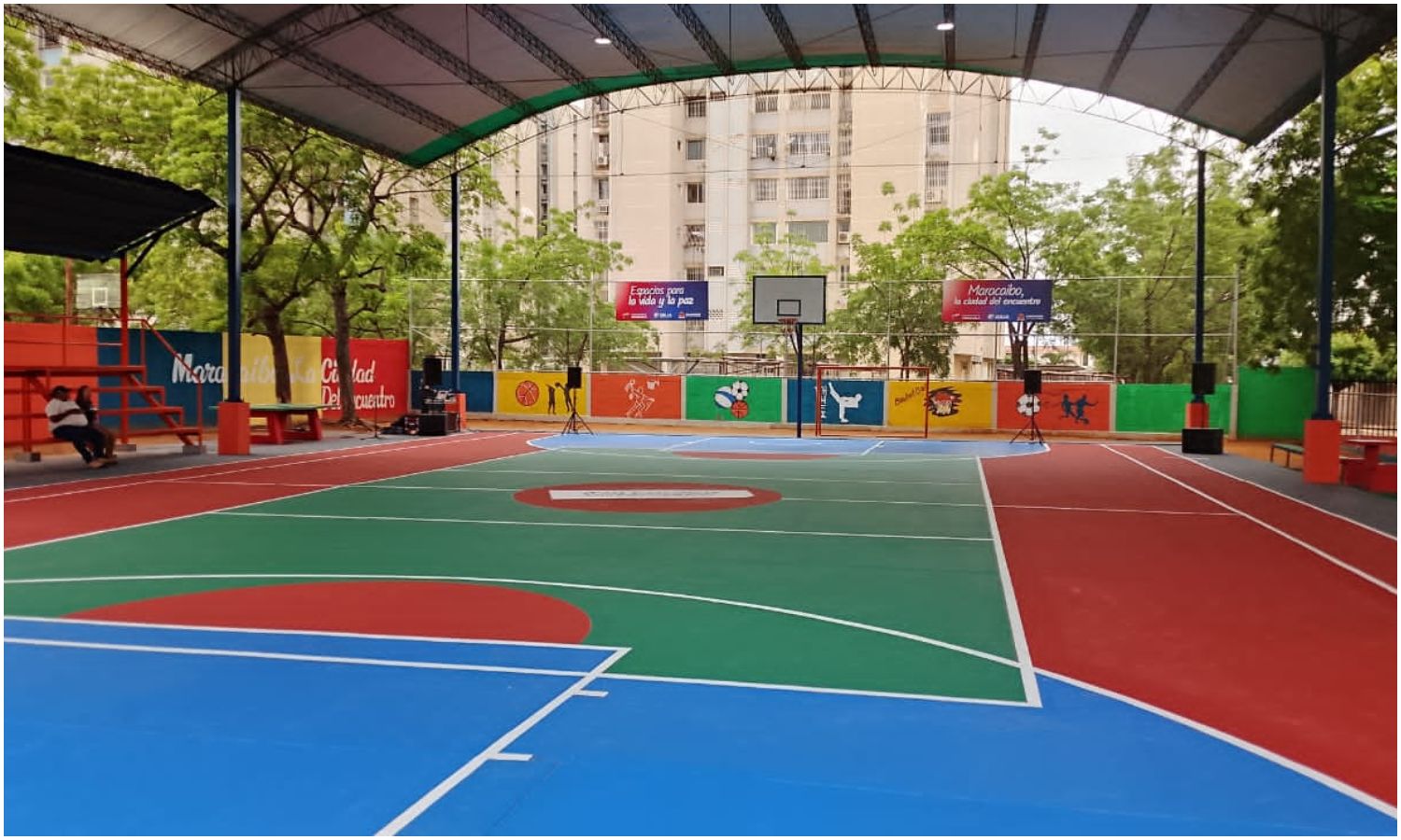 Alcaldía de Maracaibo reinaugura la cancha Valle Claro