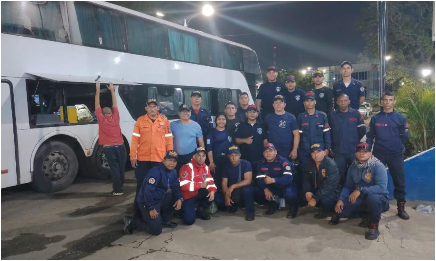 Protección Civil de Maracaibo se traslada a Caracas para apoyar labores de emergencia tras los sismos