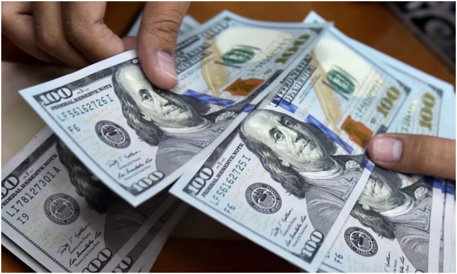 Venezuela recibe primera remesa formal de dólares en efectivo desde Estados Unidos tras acuerdos financieros