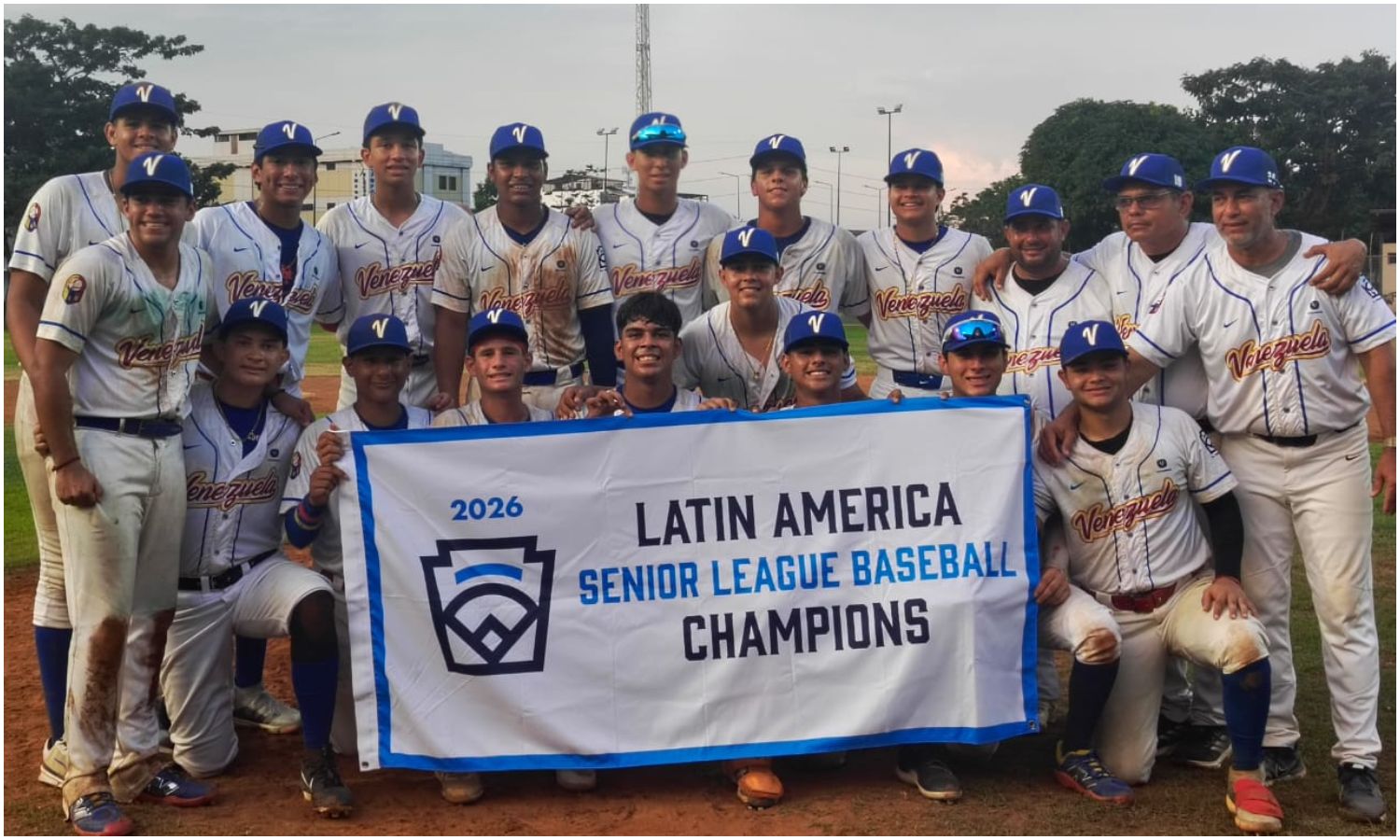 Equipo Senior de Coquivacoa viaja a Bogotá para iniciar su camino hacia el Mundial de Pequeñas Ligas