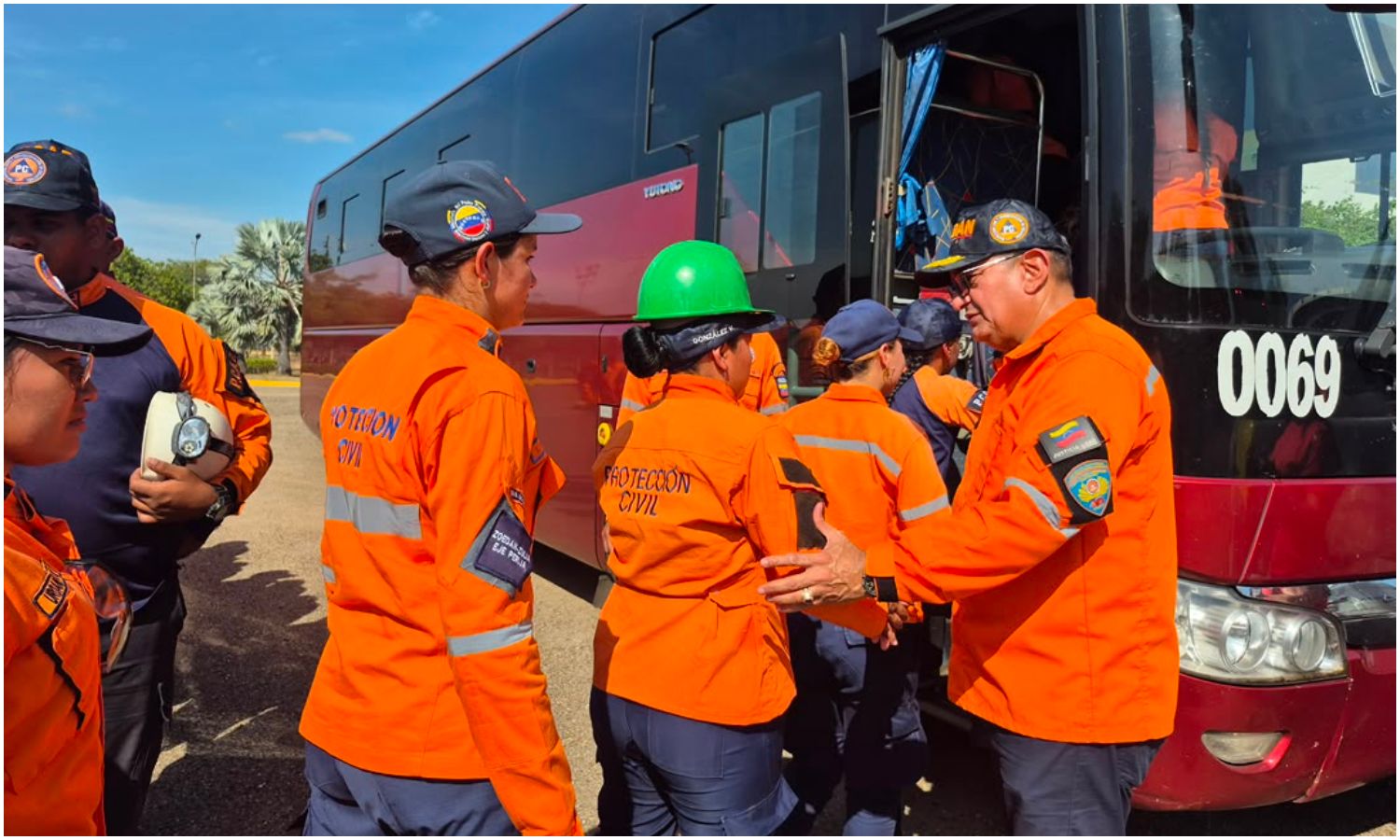 Protección Civil Zulia envía quinta avanzada de rescatistas para apoyar labores de emergencia en Caracas y La Guaira