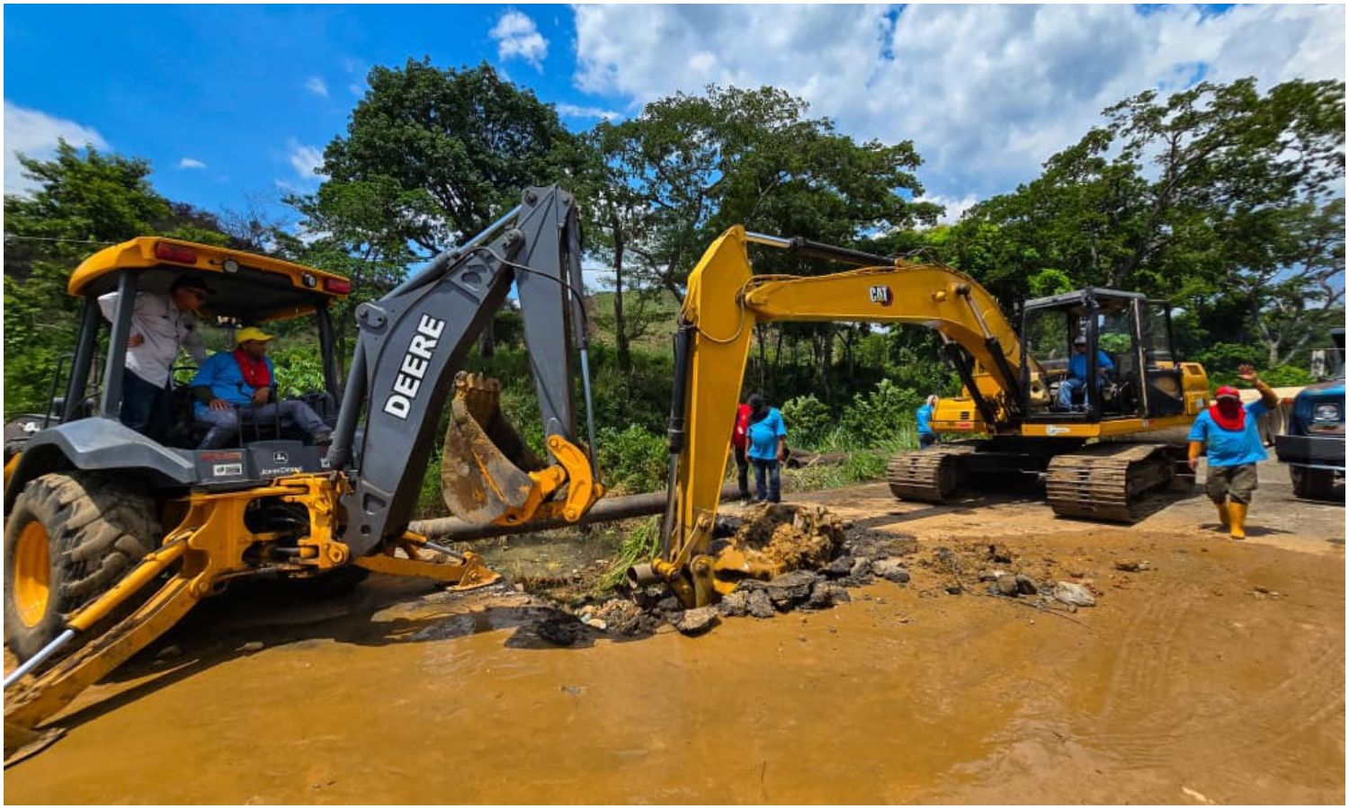 Gobernación del Zulia construye nuevo alcantarillado en la carretera Lara-Zulia