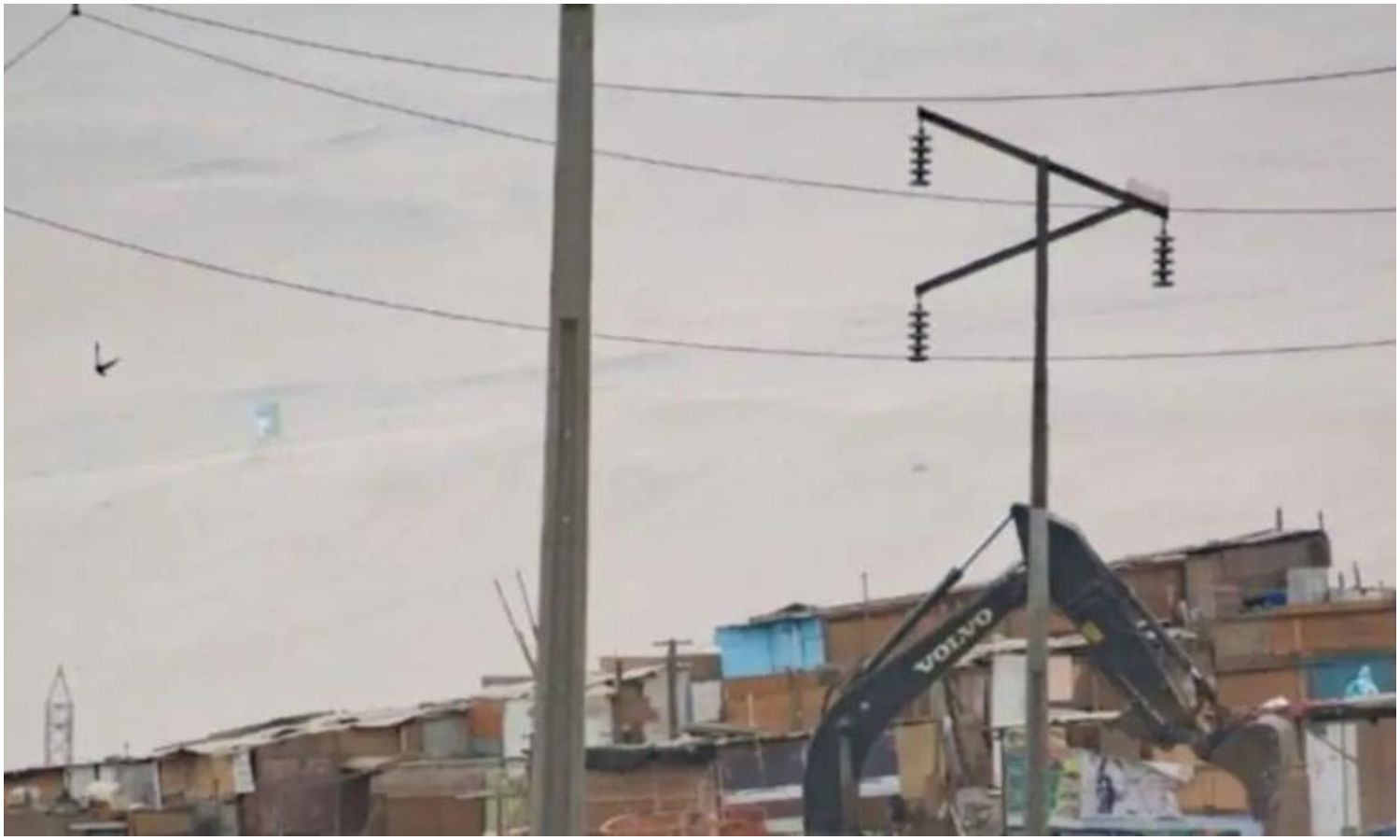 Venezolano muere electrocutado en Chile: presuntamente robaba cableado cuando ocurrió la descarga