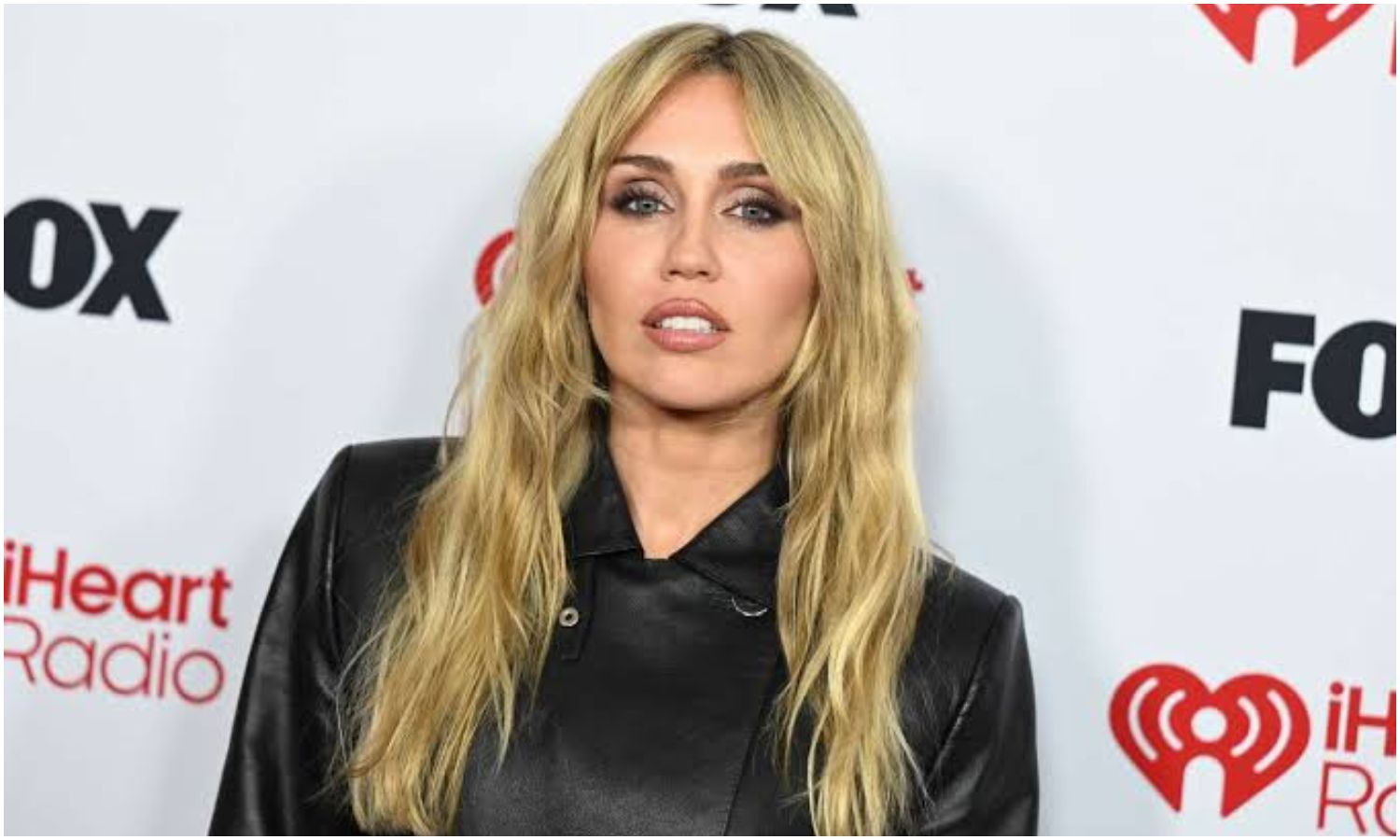 Miley Cyrus anuncia su décimo álbum de estudio, «Bass Persuades»
