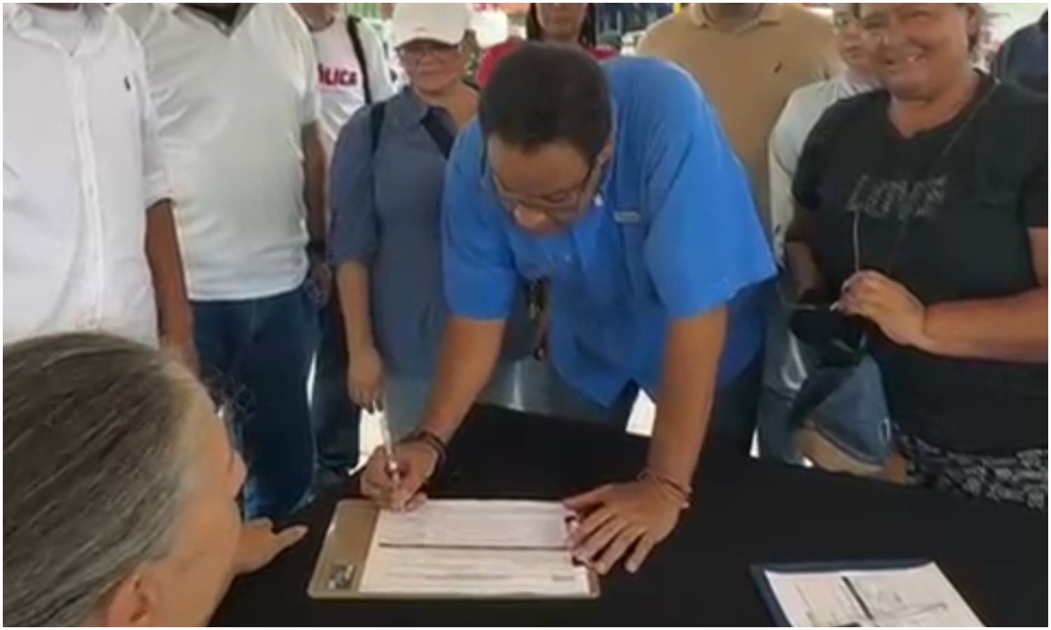 Zulianos recogen firmas para exigir el regreso de Enelven ante las fallas eléctricas