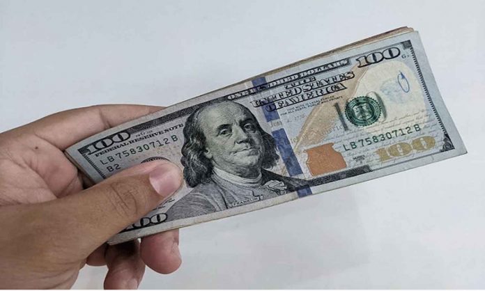 Dólares circulando en Venezuela