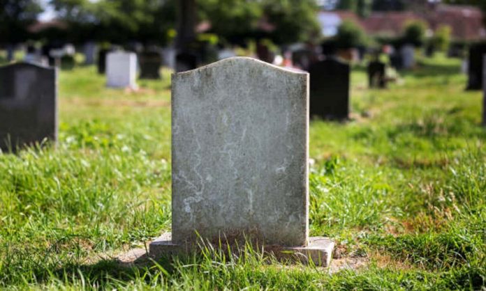 cementerio cadáver