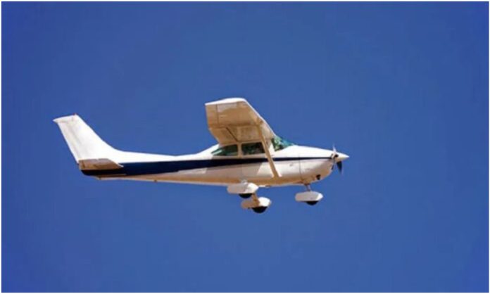 Avioneta Lara