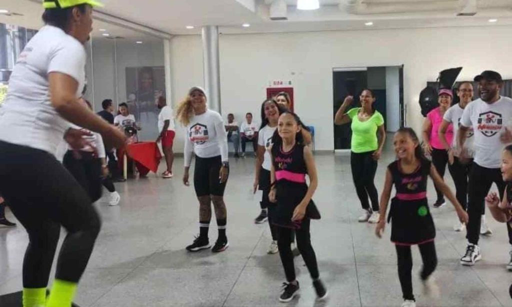 Baila y dona un juguete Zulia