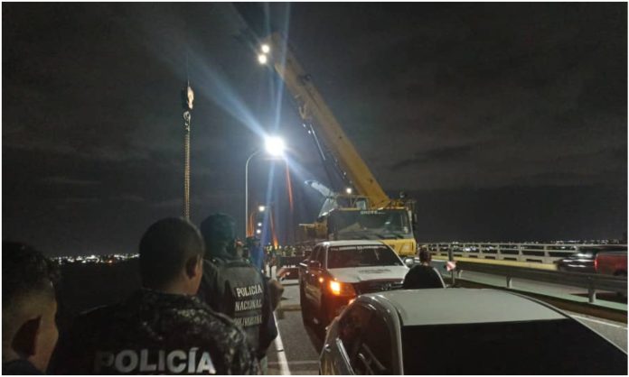 Puente sobre el lago de maracaibo