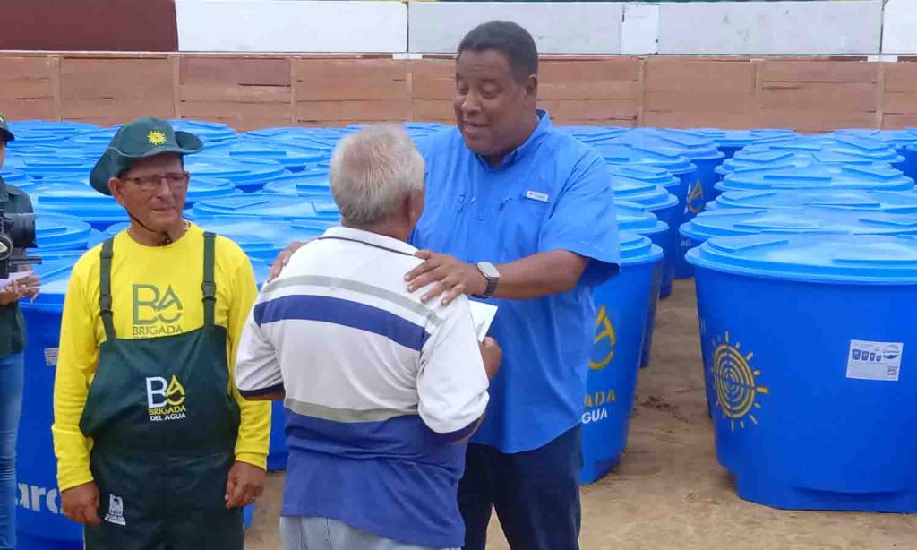 alcaldía Maracaibo tanques agua