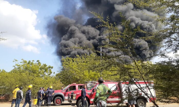 incendio pdvsa los puertos